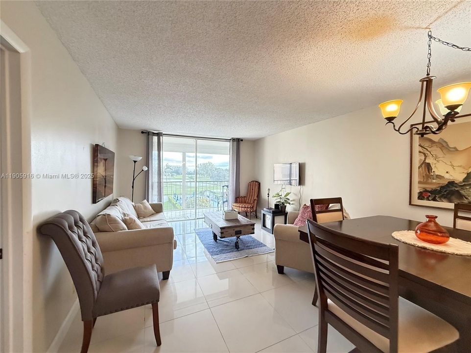 For Rent: $1,750 (1 beds, 1 baths, 800 Square Feet)