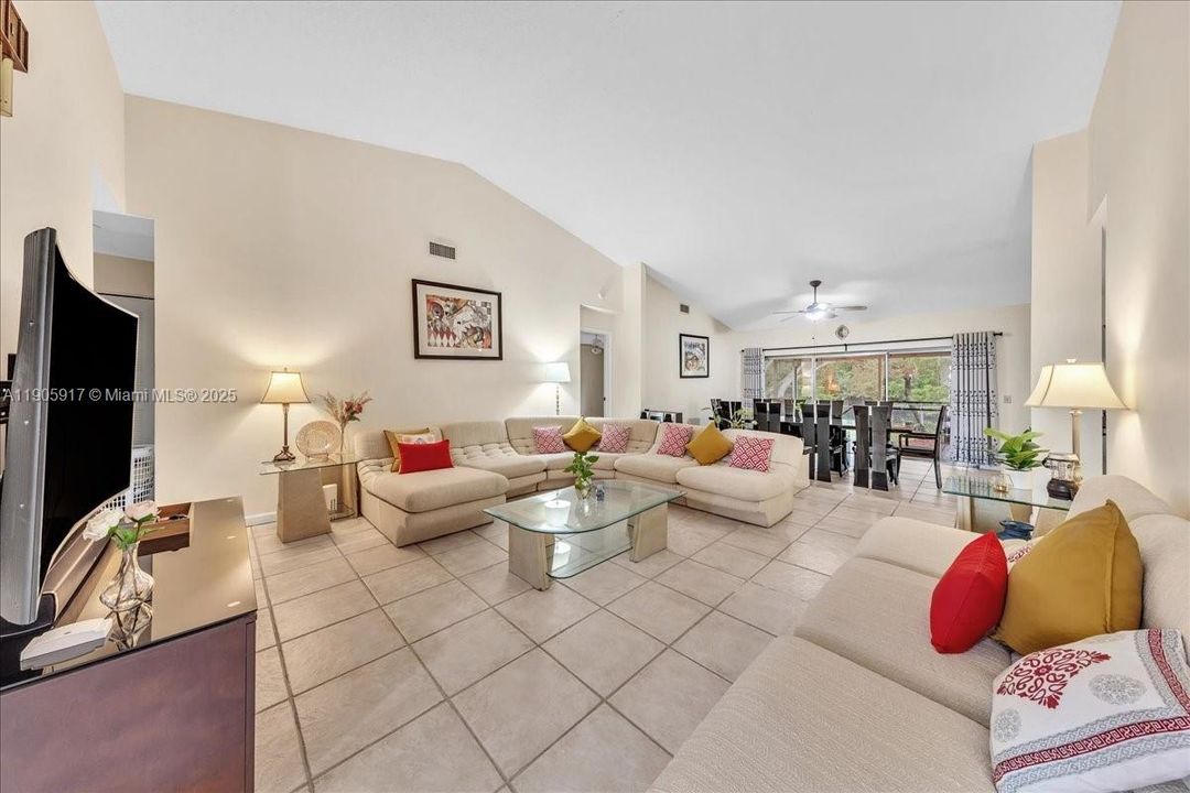 For Sale: $599,900 (3 beds, 2 baths, 1972 Square Feet)