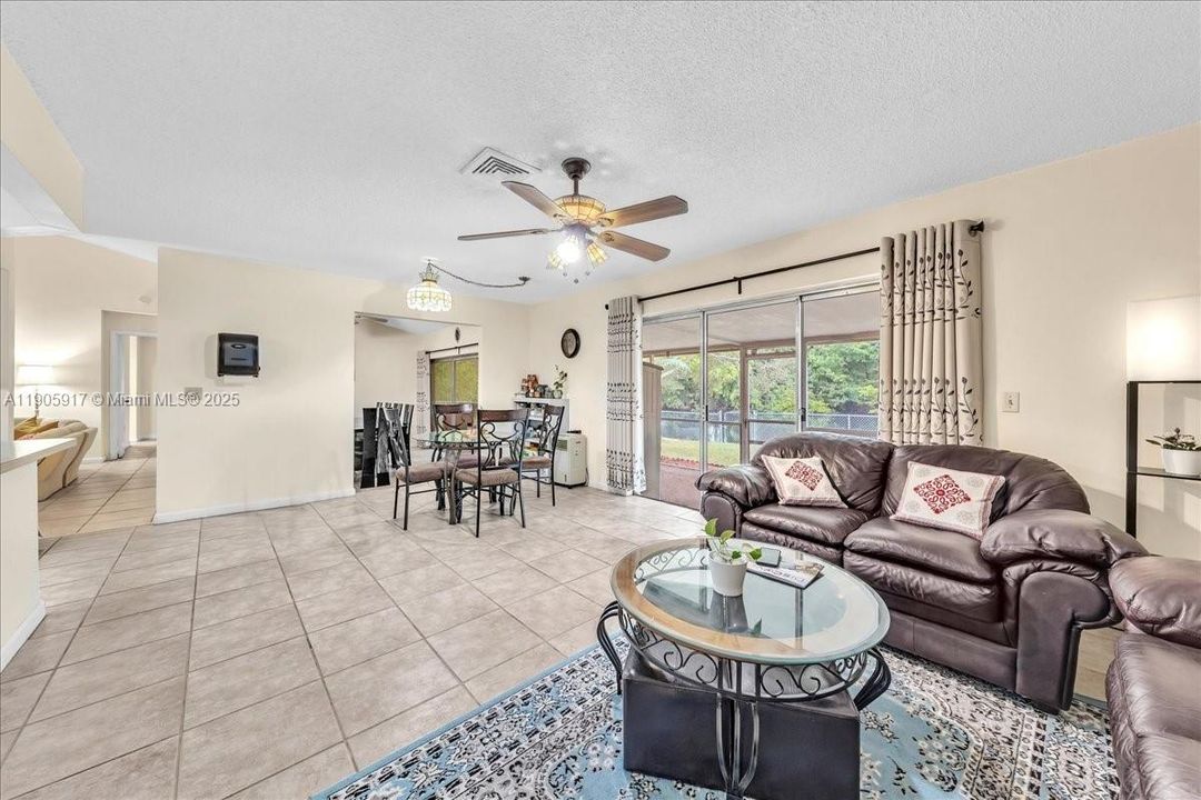 For Sale: $599,900 (3 beds, 2 baths, 1972 Square Feet)