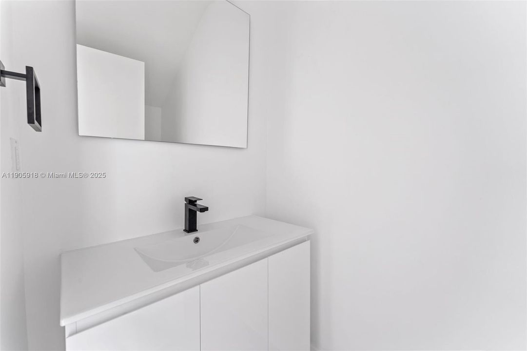 Active With Contract: $699,000 (4 beds, 3 baths, 2173 Square Feet)