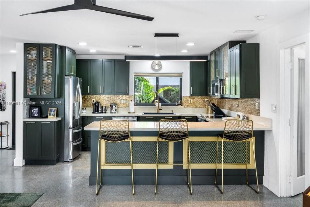 Active With Contract: $1,175,000 (3 beds, 3 baths, 1776 Square Feet)