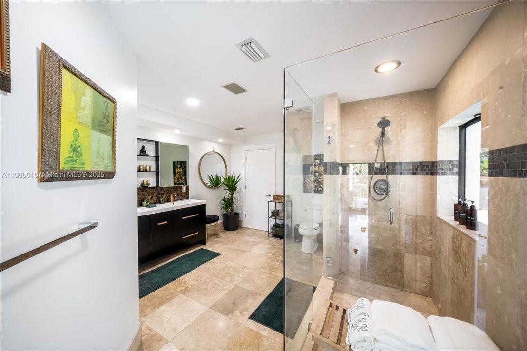 Active With Contract: $1,175,000 (3 beds, 3 baths, 1776 Square Feet)