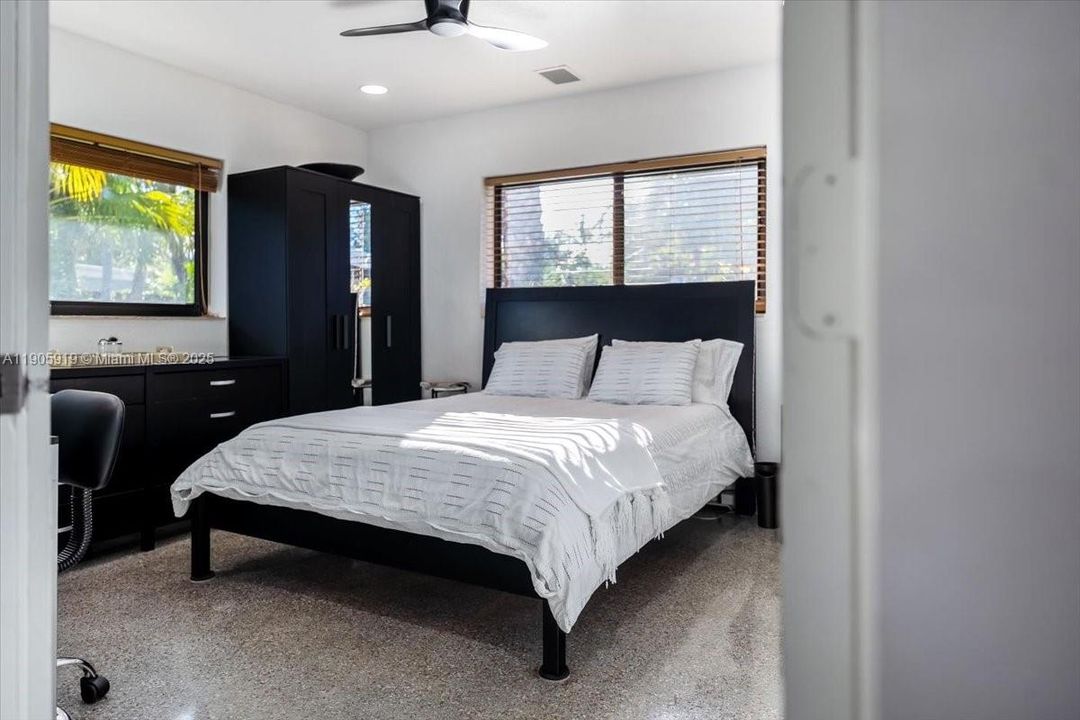 Active With Contract: $1,175,000 (3 beds, 3 baths, 1776 Square Feet)