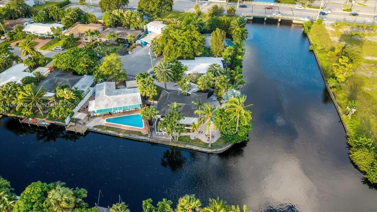 Active With Contract: $1,175,000 (3 beds, 3 baths, 1776 Square Feet)