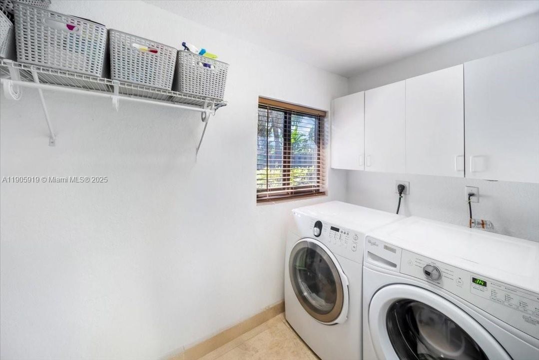 Active With Contract: $1,175,000 (3 beds, 3 baths, 1776 Square Feet)