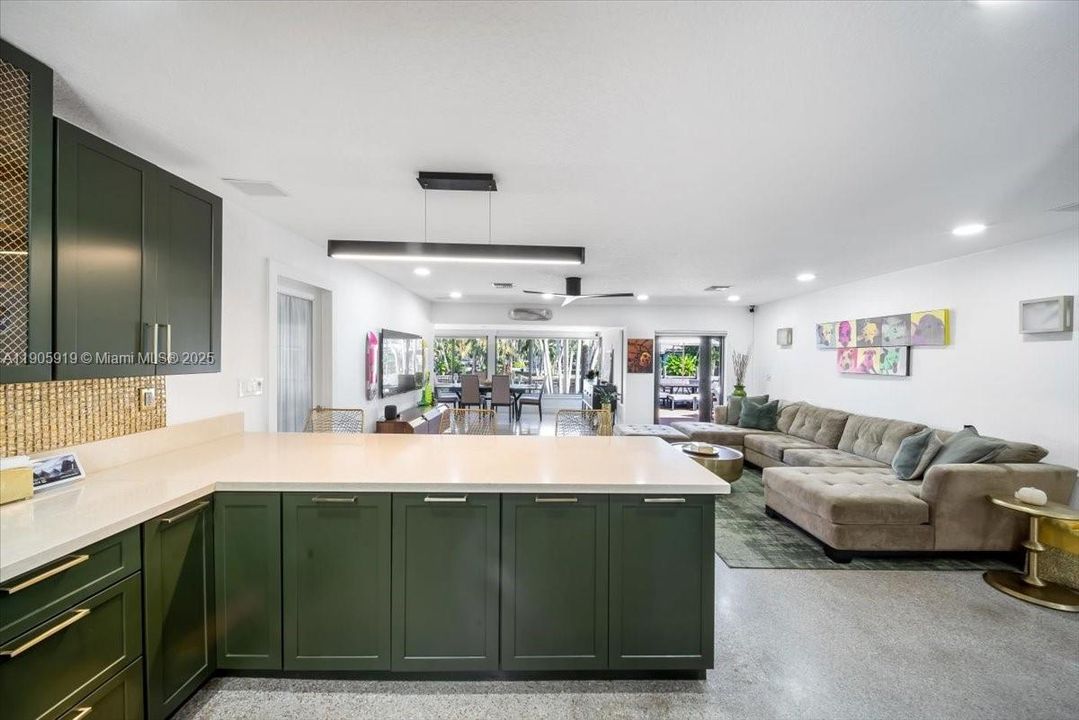 Active With Contract: $1,175,000 (3 beds, 3 baths, 1776 Square Feet)