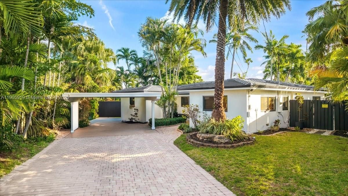 Active With Contract: $1,175,000 (3 beds, 3 baths, 1776 Square Feet)