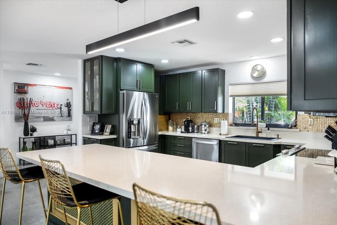 Active With Contract: $1,175,000 (3 beds, 3 baths, 1776 Square Feet)