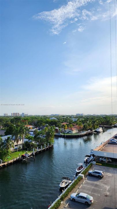 出租: $2,500 (2 贝兹, 2 浴室, 990 平方英尺)