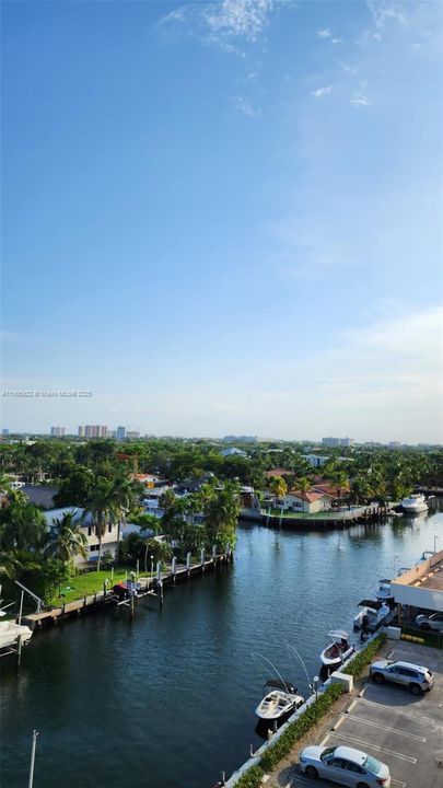 出租: $2,500 (2 贝兹, 2 浴室, 990 平方英尺)