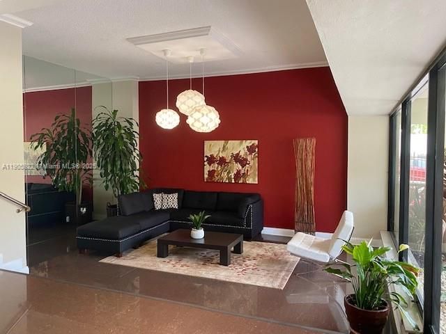 出租: $2,500 (2 贝兹, 2 浴室, 990 平方英尺)