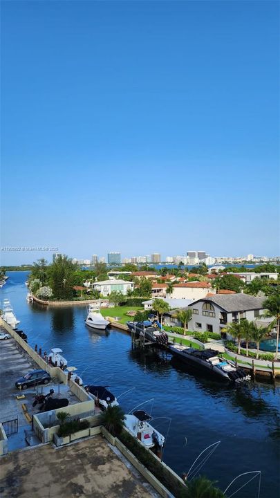 出租: $2,500 (2 贝兹, 2 浴室, 990 平方英尺)