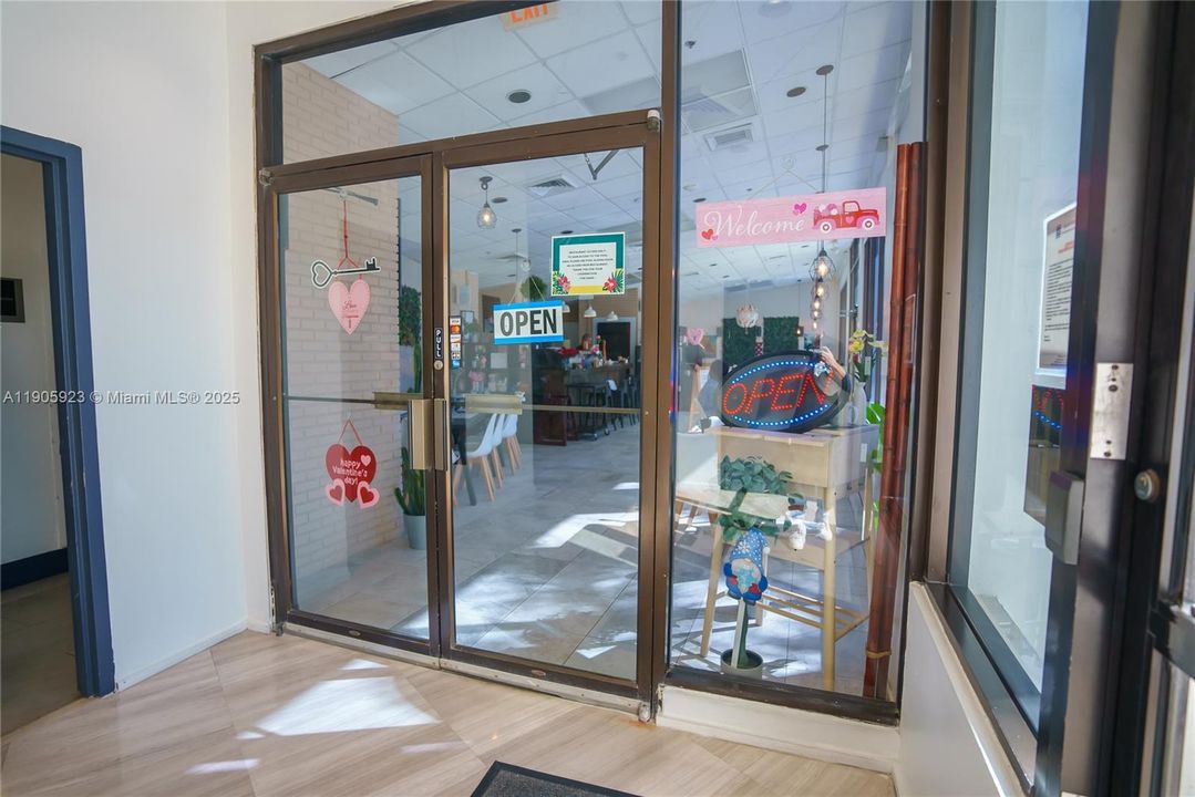 For Rent: $2,888 (2 beds, 2 baths, 1357 Square Feet)