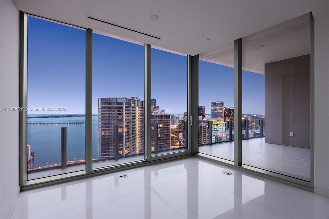 For Rent: $18,900 (2 beds, 3 baths, 1552 Square Feet)