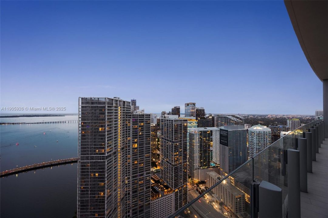 For Rent: $18,900 (2 beds, 3 baths, 1552 Square Feet)