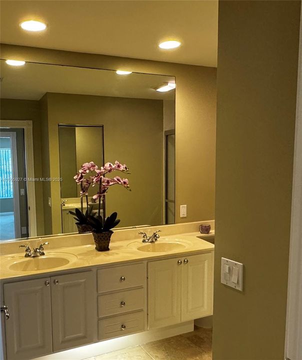 待售: $474,000 (2 贝兹, 2 浴室, 1526 平方英尺)