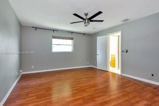 For Rent: $1,800 (1 beds, 1 baths, 964 Square Feet)