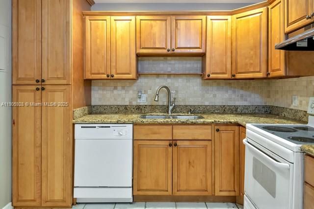 For Rent: $1,800 (1 beds, 1 baths, 964 Square Feet)