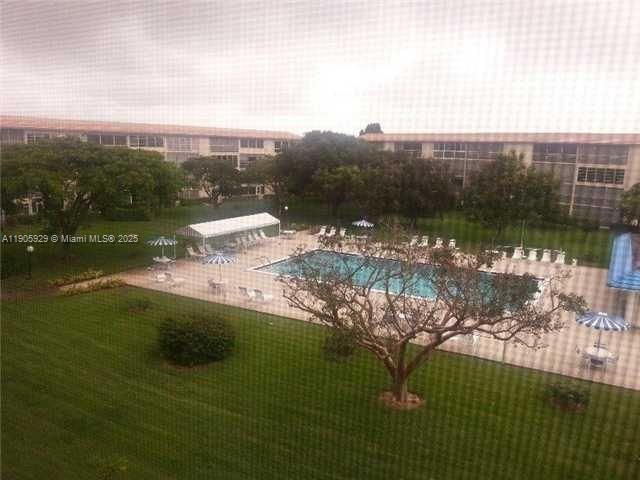 待售: $130,000 (1 贝兹, 1 浴室, 798 平方英尺)