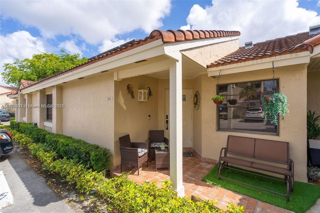 For Sale: $439,999 (3 beds, 2 baths, 1115 Square Feet)