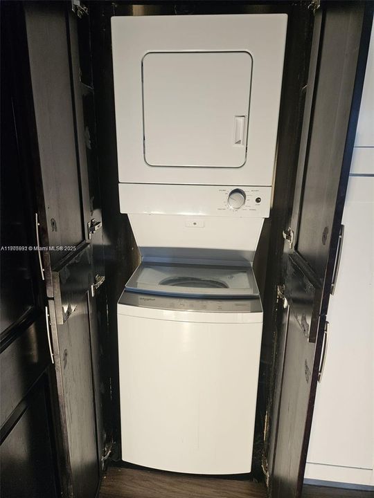 For Sale: $439,999 (3 beds, 2 baths, 1115 Square Feet)