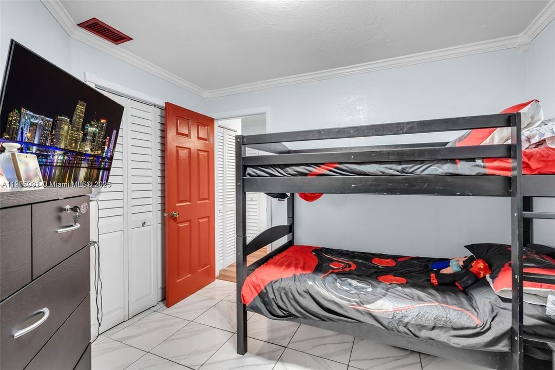 For Sale: $439,999 (3 beds, 2 baths, 1115 Square Feet)