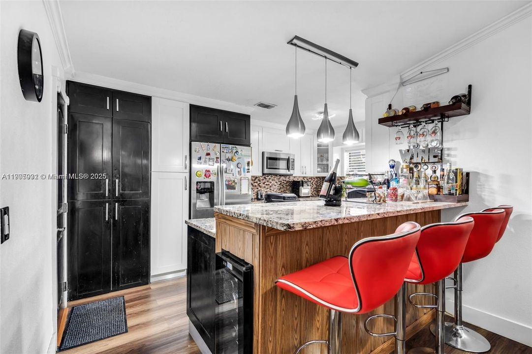 For Sale: $439,999 (3 beds, 2 baths, 1115 Square Feet)