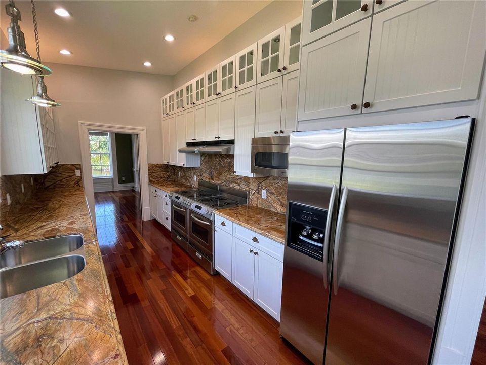 2/2 Upstairs kitchen