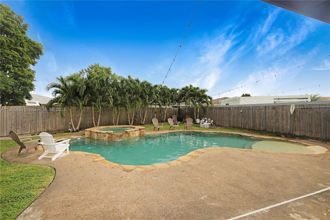 For Sale: $749,990 (4 beds, 3 baths, 2193 Square Feet)