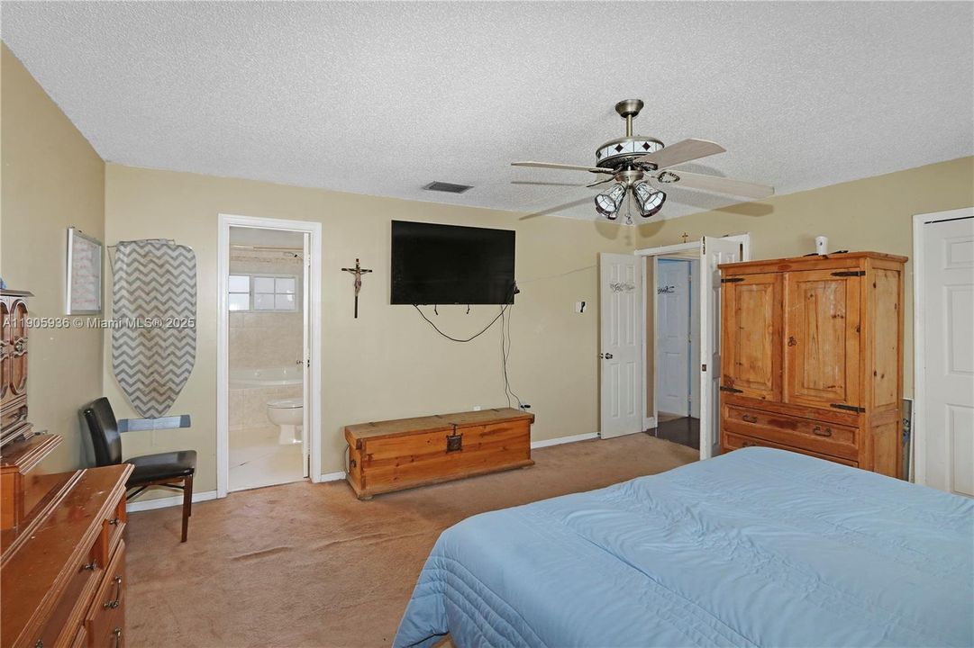 For Sale: $749,990 (4 beds, 3 baths, 2193 Square Feet)