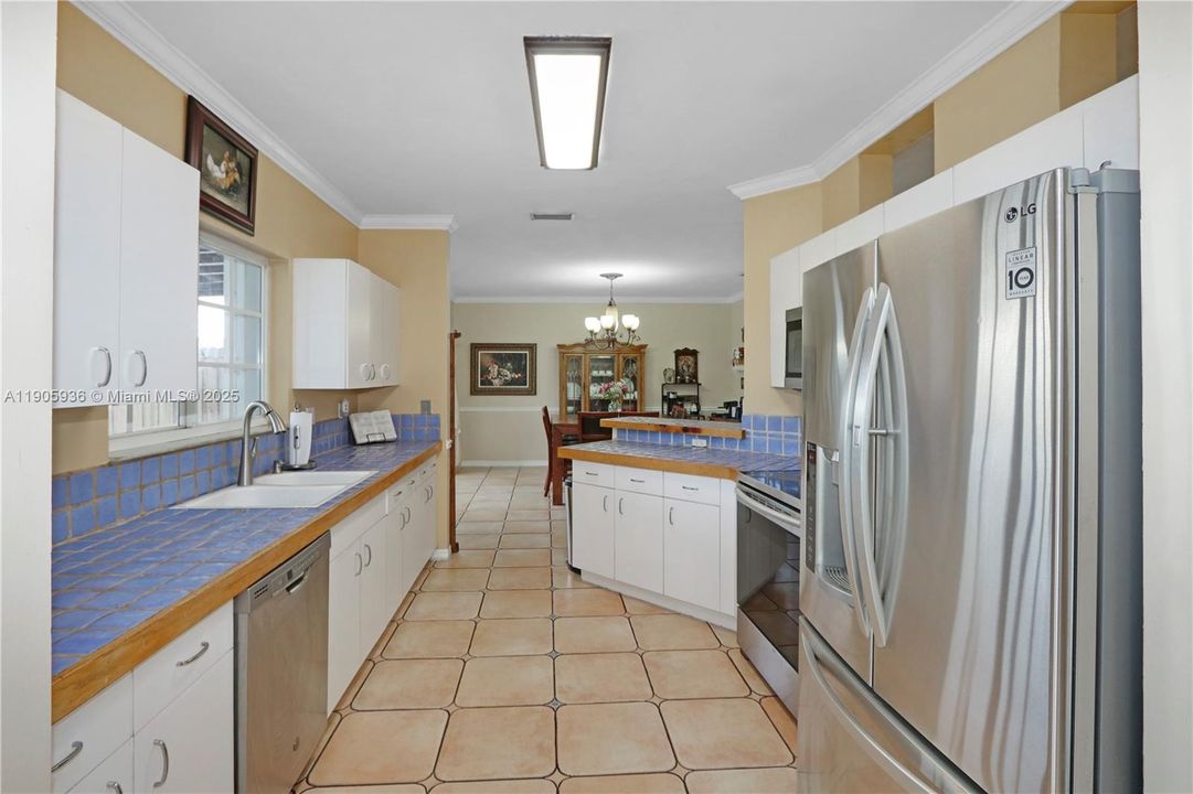 For Sale: $749,990 (4 beds, 3 baths, 2193 Square Feet)