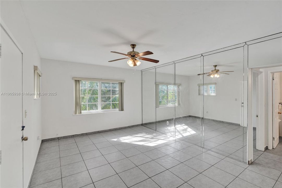 Recently Rented: $1,575 (1 beds, 1 baths, 589 Square Feet)