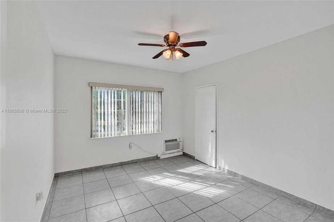 Recently Rented: $1,575 (1 beds, 1 baths, 589 Square Feet)