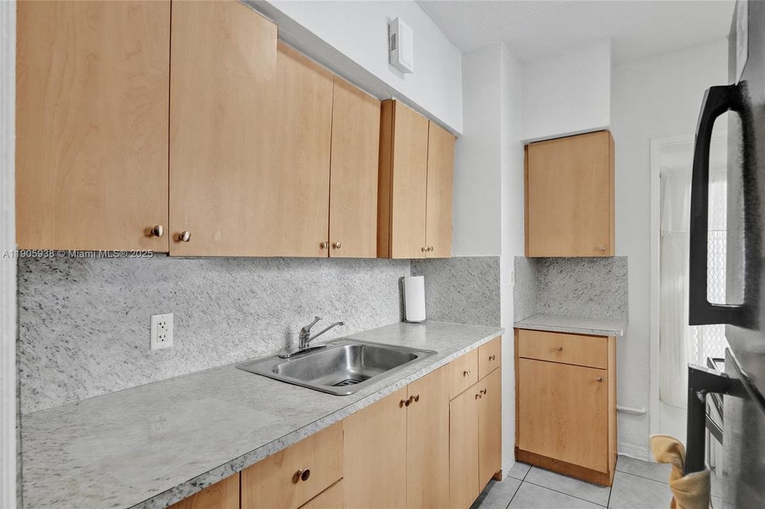Recently Rented: $1,575 (1 beds, 1 baths, 589 Square Feet)
