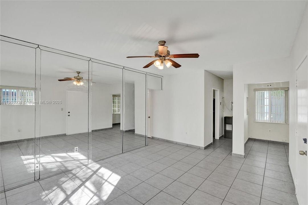 Recently Rented: $1,575 (1 beds, 1 baths, 589 Square Feet)