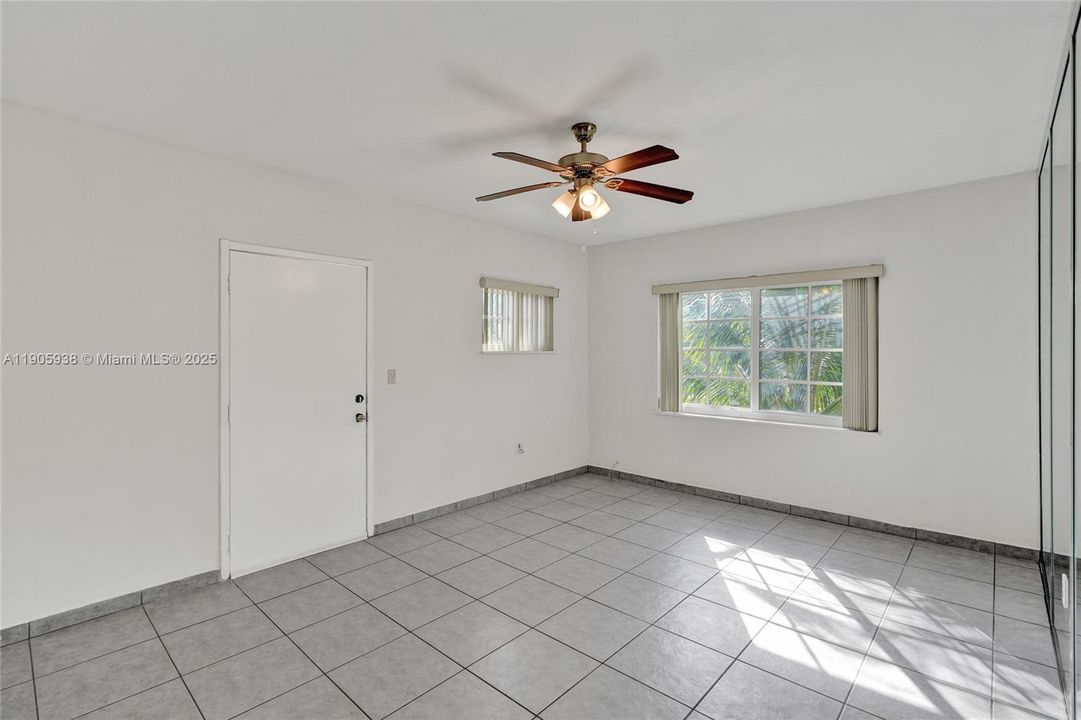 Recently Rented: $1,575 (1 beds, 1 baths, 589 Square Feet)