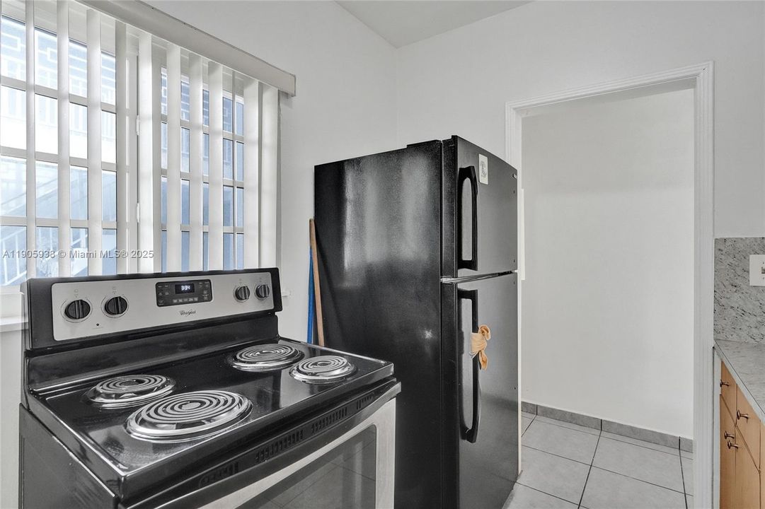 Recently Rented: $1,575 (1 beds, 1 baths, 589 Square Feet)