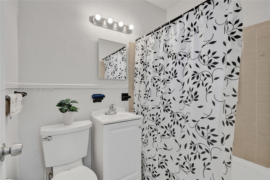 Recently Rented: $1,575 (1 beds, 1 baths, 589 Square Feet)