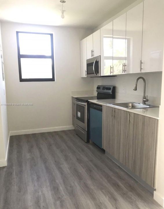 Active With Contract: $2,300 (2 beds, 1 baths, 5664 Square Feet)