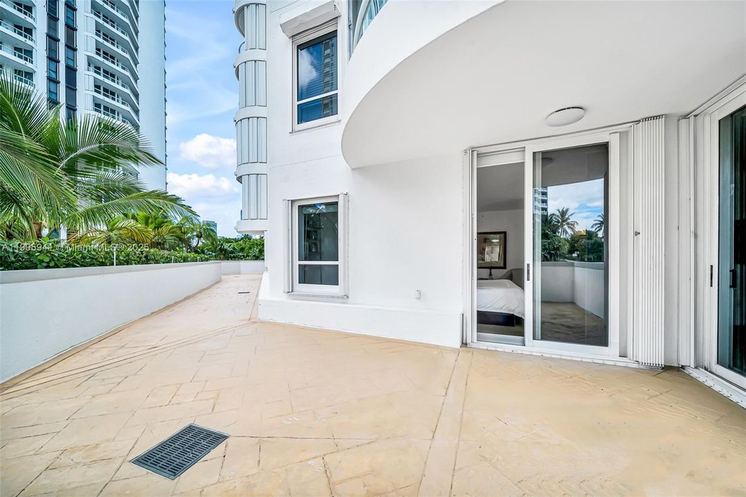 待售: $749,000 (2 贝兹, 2 浴室, 2080 平方英尺)