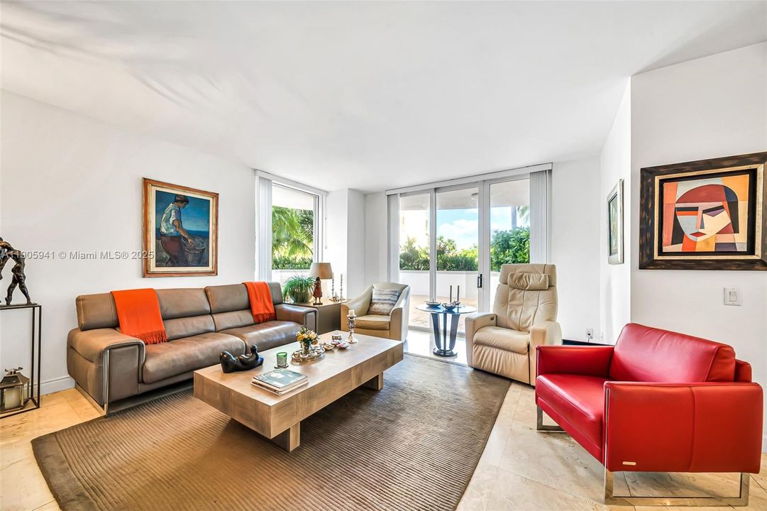 待售: $749,000 (2 贝兹, 2 浴室, 2080 平方英尺)