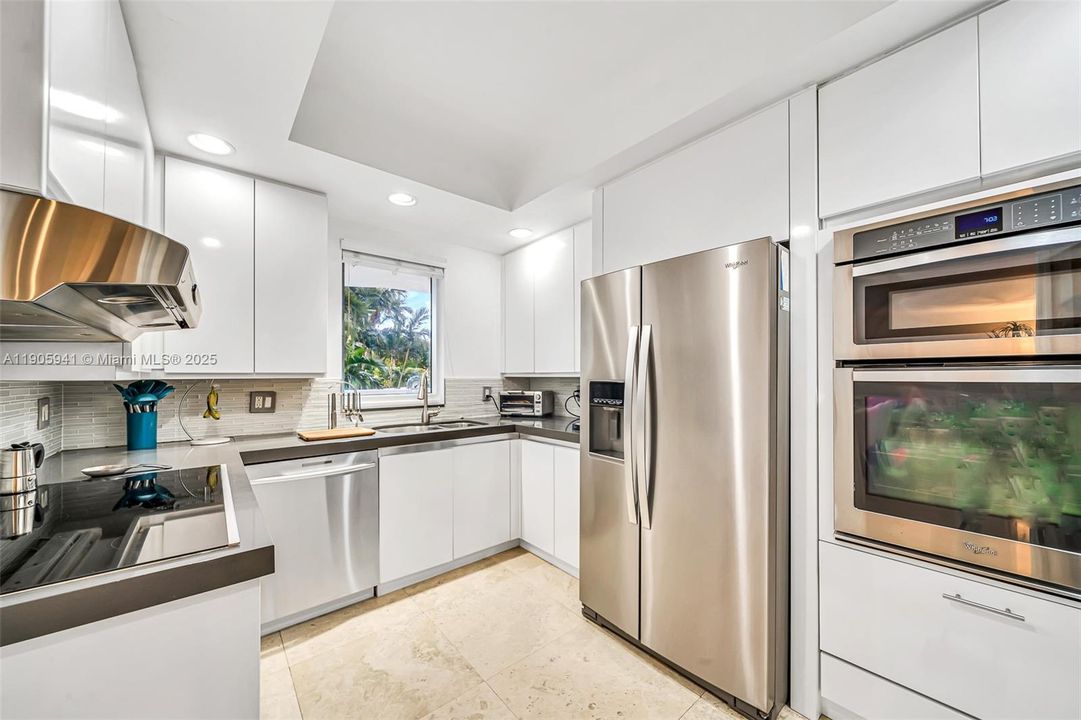 待售: $749,000 (2 贝兹, 2 浴室, 2080 平方英尺)