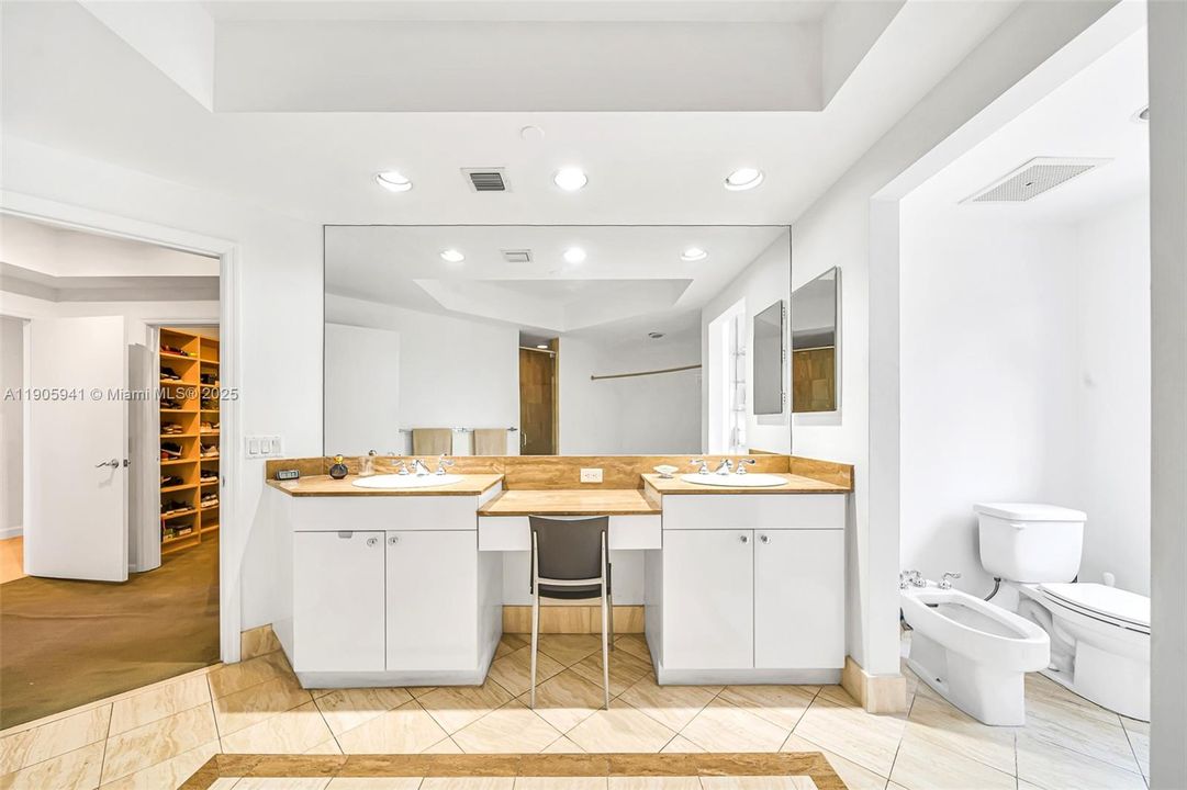 待售: $749,000 (2 贝兹, 2 浴室, 2080 平方英尺)