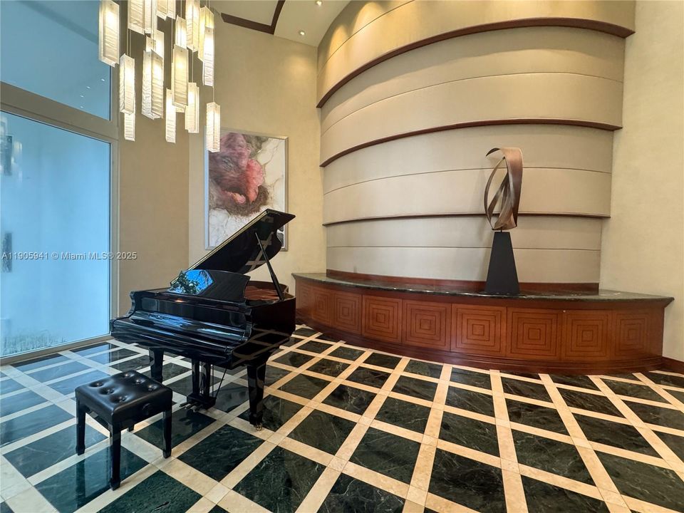 待售: $749,000 (2 贝兹, 2 浴室, 2080 平方英尺)