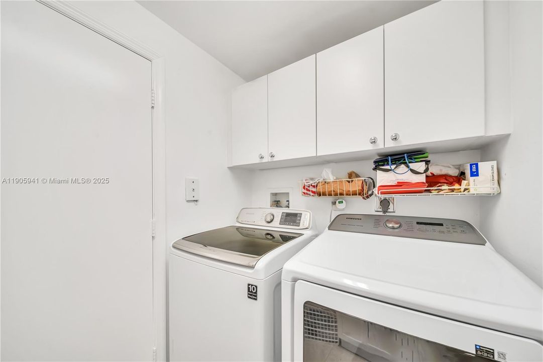 待售: $749,000 (2 贝兹, 2 浴室, 2080 平方英尺)