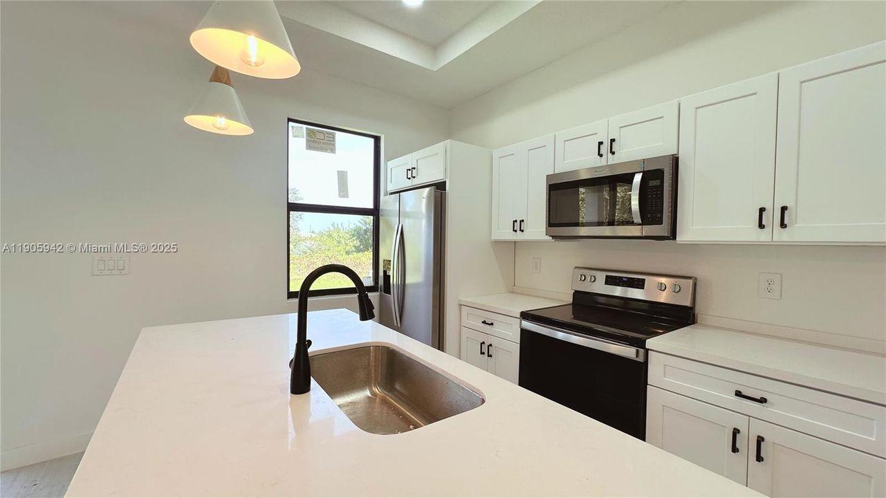 For Sale: $299,000 (3 beds, 2 baths, 1600 Square Feet)