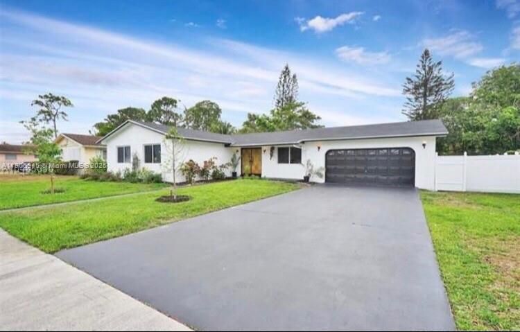 En Renta: $6,500 (4 camas, 2 baños, 1645 Pies cuadrados)