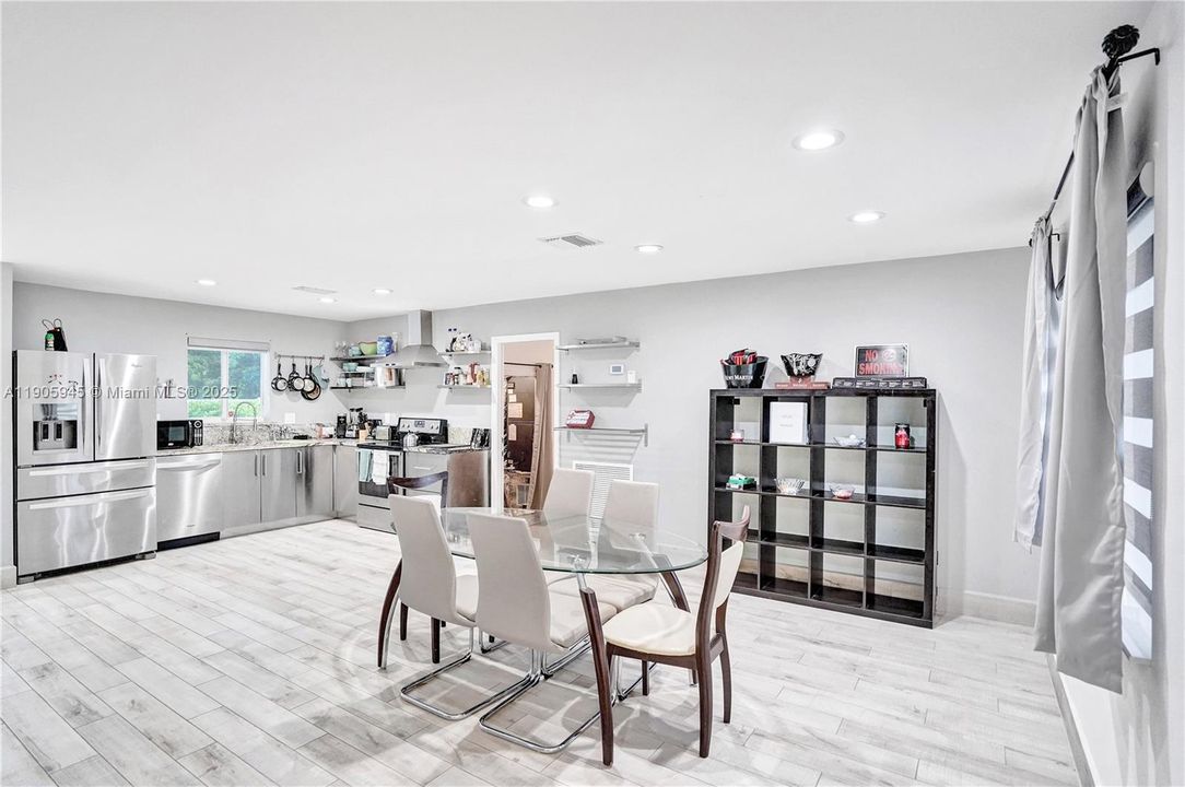 En Renta: $6,500 (4 camas, 2 baños, 1645 Pies cuadrados)