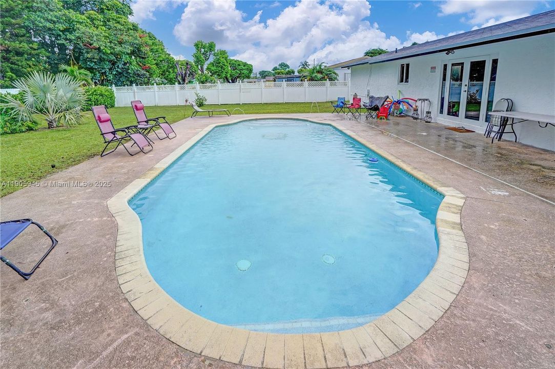 En Renta: $6,500 (4 camas, 2 baños, 1645 Pies cuadrados)