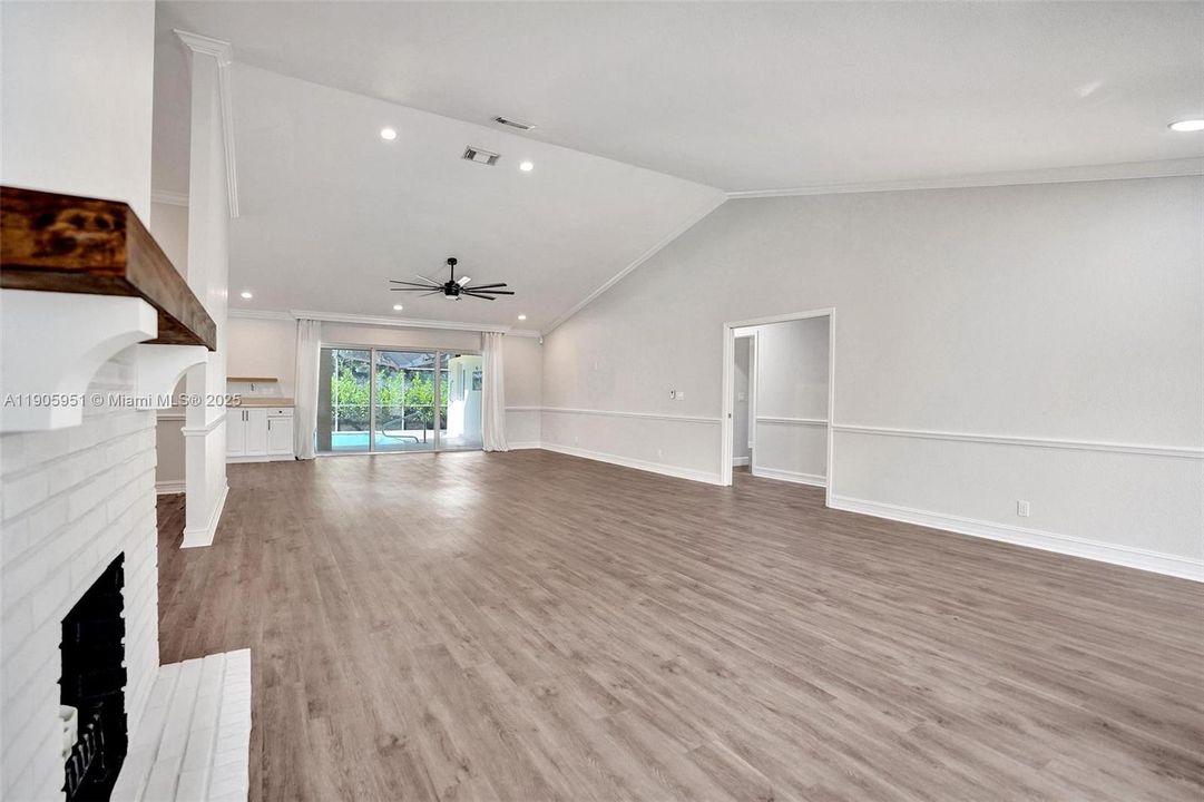 For Rent: $6,900 (4 beds, 2 baths, 2499 Square Feet)